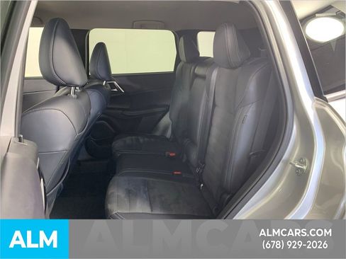 Used 2024 Mitsubishi Outlander SE image 31