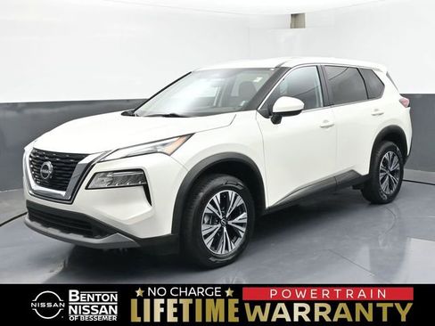 Used 2023 Nissan Rogue SV image 1