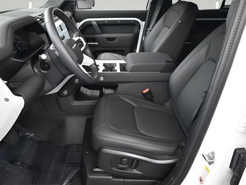 Used 2025 Land Rover Defender 110 S AWD/4WD image 5
