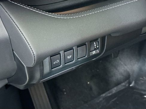 Used 2025 Subaru Ascent Touring AWD/4WD image 10