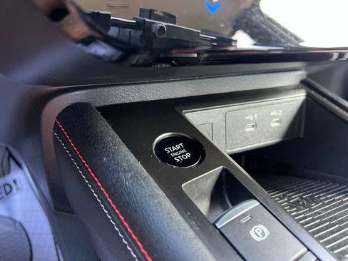 Used 2025 Nissan Kicks SR AWD/4WD image 15
