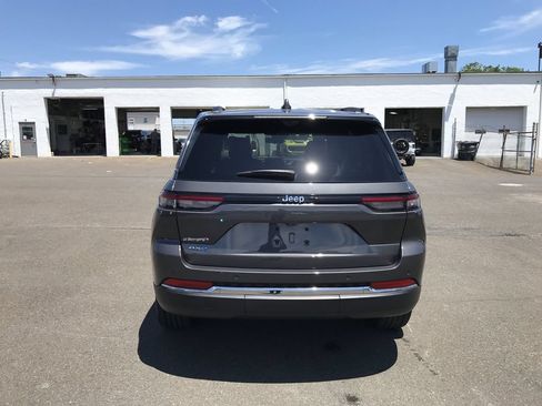 Used 2022 Jeep Grand Cherokee Limited 4xe w/ Luxury Tech Group II AWD/4WD image 4