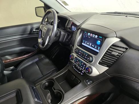 Used 2020 GMC Yukon XL SLT image 10