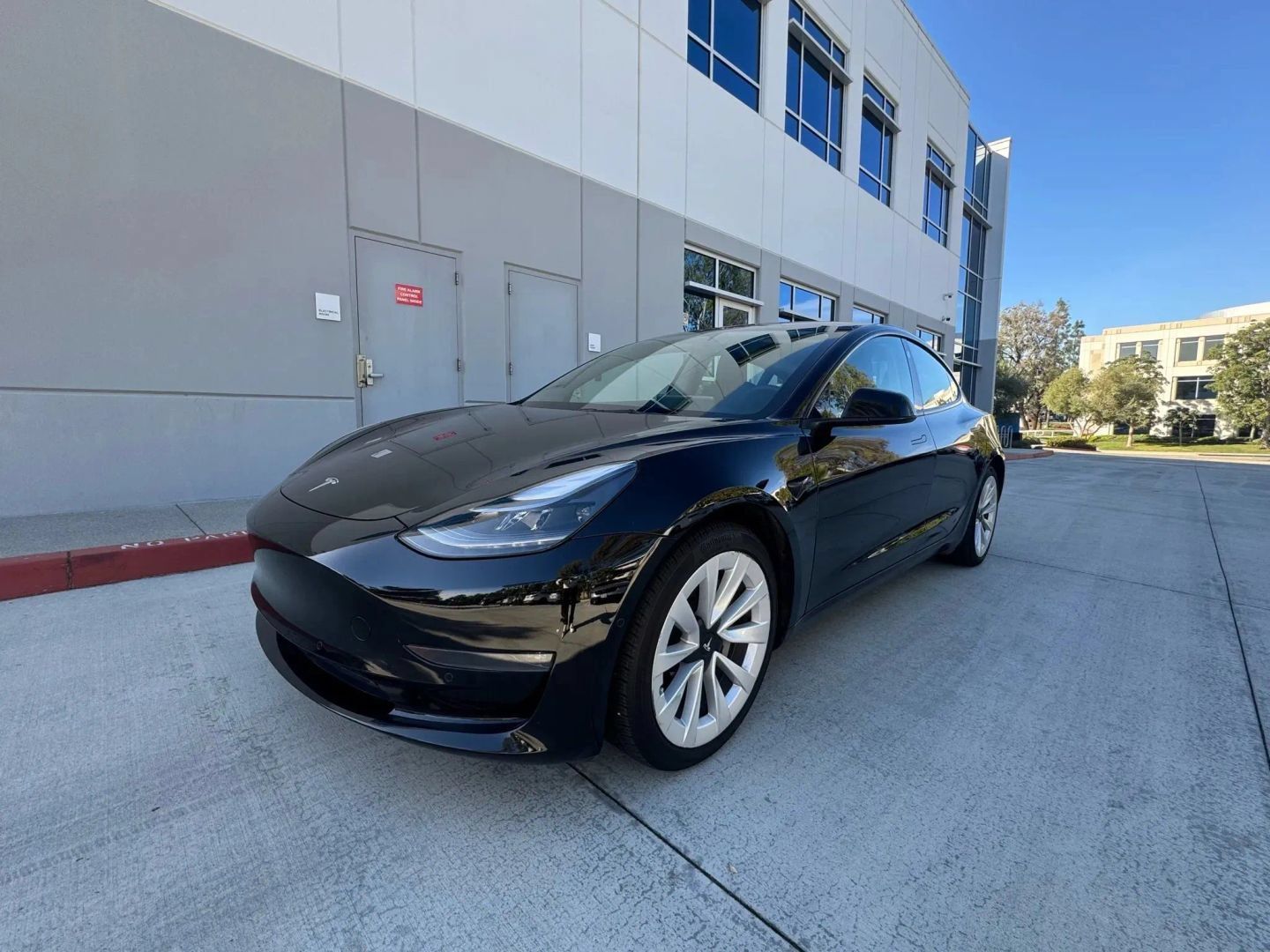 Used 2022 Tesla Model 3 RWD image 3