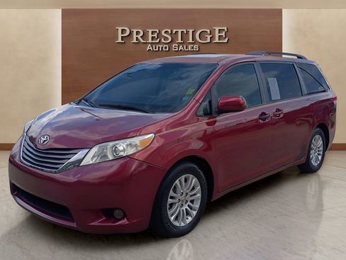 Used 2012 Toyota Sienna XLE FWD image 6