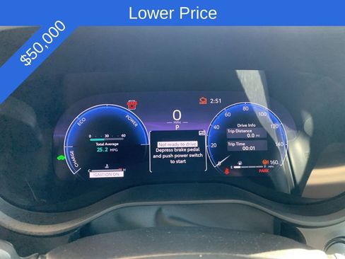 Used 2025 Toyota Sienna XLE Woodland Edition image 3