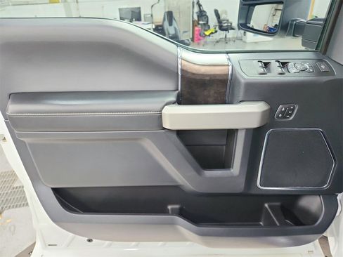 Used 2022 Ford F250 Lariat w/ Lariat Ultimate Package image 36