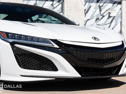 Used 2017 Acura NSX image 2