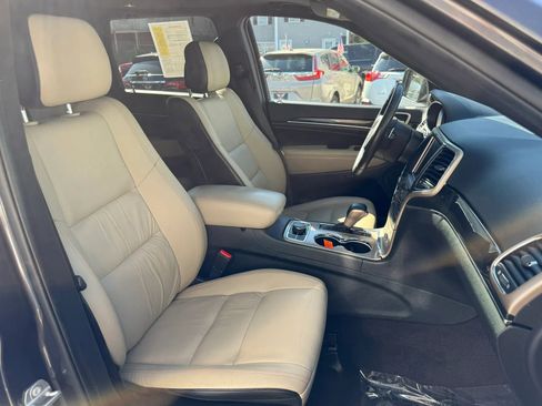 Used 2016 Jeep Grand Cherokee Limited 75th Anniversary AWD/4WD image 16