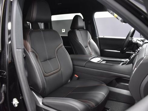 New 2026 Nissan Armada SL w/ Captain's Chari Seat Package image 14