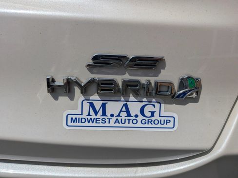 Used 2019 Ford Fusion SE FWD image 16