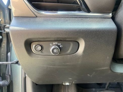 Used 2023 Chevrolet Traverse LT AWD/4WD image 25