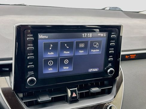 Used 2020 Toyota Corolla LE w/ Carpet Mat Package (TMS) FWD image 9