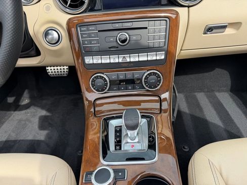 Used 2018 Mercedes-Benz SLC 300 image 34