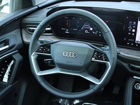 Certified 2025 Audi Q5 Premium w/ Convenience Package AWD/4WD image 24