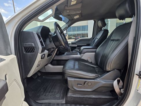 Used 2019 Ford F150 XLT w/ Equipment Group 302A Luxury AWD/4WD image 16