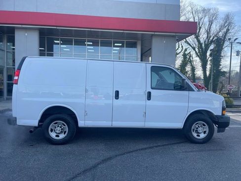 Used 2020 Chevrolet Express 2500 w/ Driver Convenience Package image 8