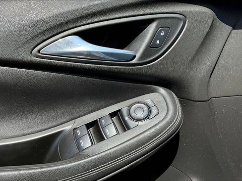 Used 2021 Buick Encore GX Select image 33