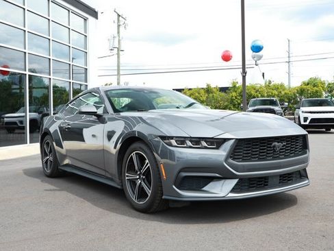 Used 2024 Ford Mustang Coupe RWD image 3
