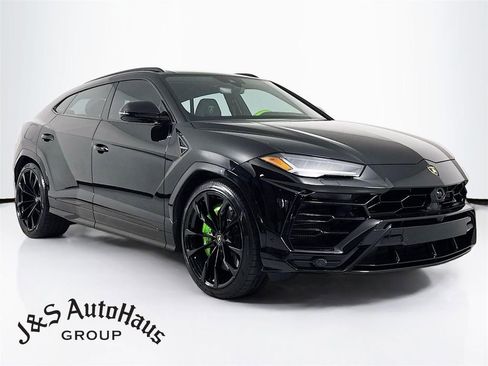 Used 2022 Lamborghini Urus image 1