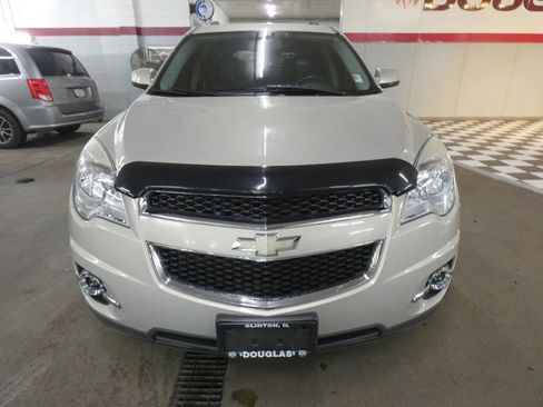 Used 2011 Chevrolet Equinox LT image 2