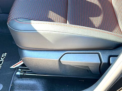 New 2026 Nissan Kicks SR image 12