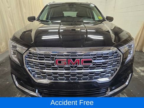 Used 2022 GMC Terrain Denali w/ Denali Premium Package image 3