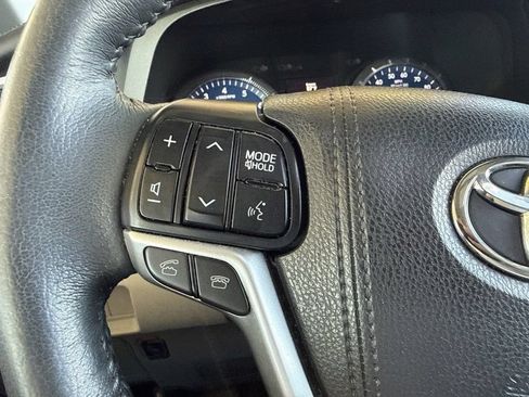 Used 2016 Toyota Sienna XLE Premium FWD image 28