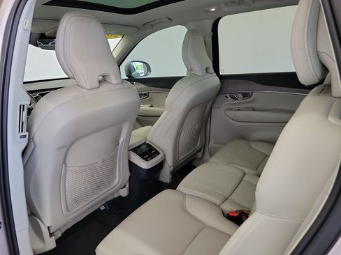 Used 2024 Volvo XC90 B5 Plus w/ Protection Package Premier AWD/4WD image 15