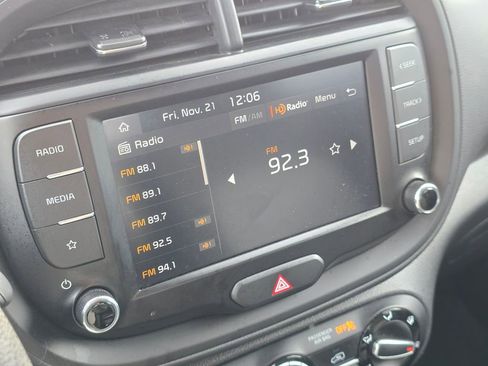 Certified 2023 Kia Soul LX w/ Option Group 015 image 35