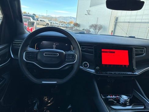 Used 2022 Jeep Wagoneer Series II image 29