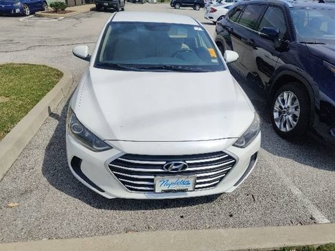 Used 2017 Hyundai Elantra SE FWD image 16