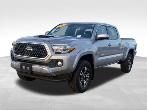 Used 2019 Toyota Tacoma TRD Sport w/ TRD Premium Sport Package AWD/4WD image 1