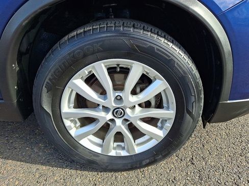 Used 2018 Nissan Rogue SV image 8