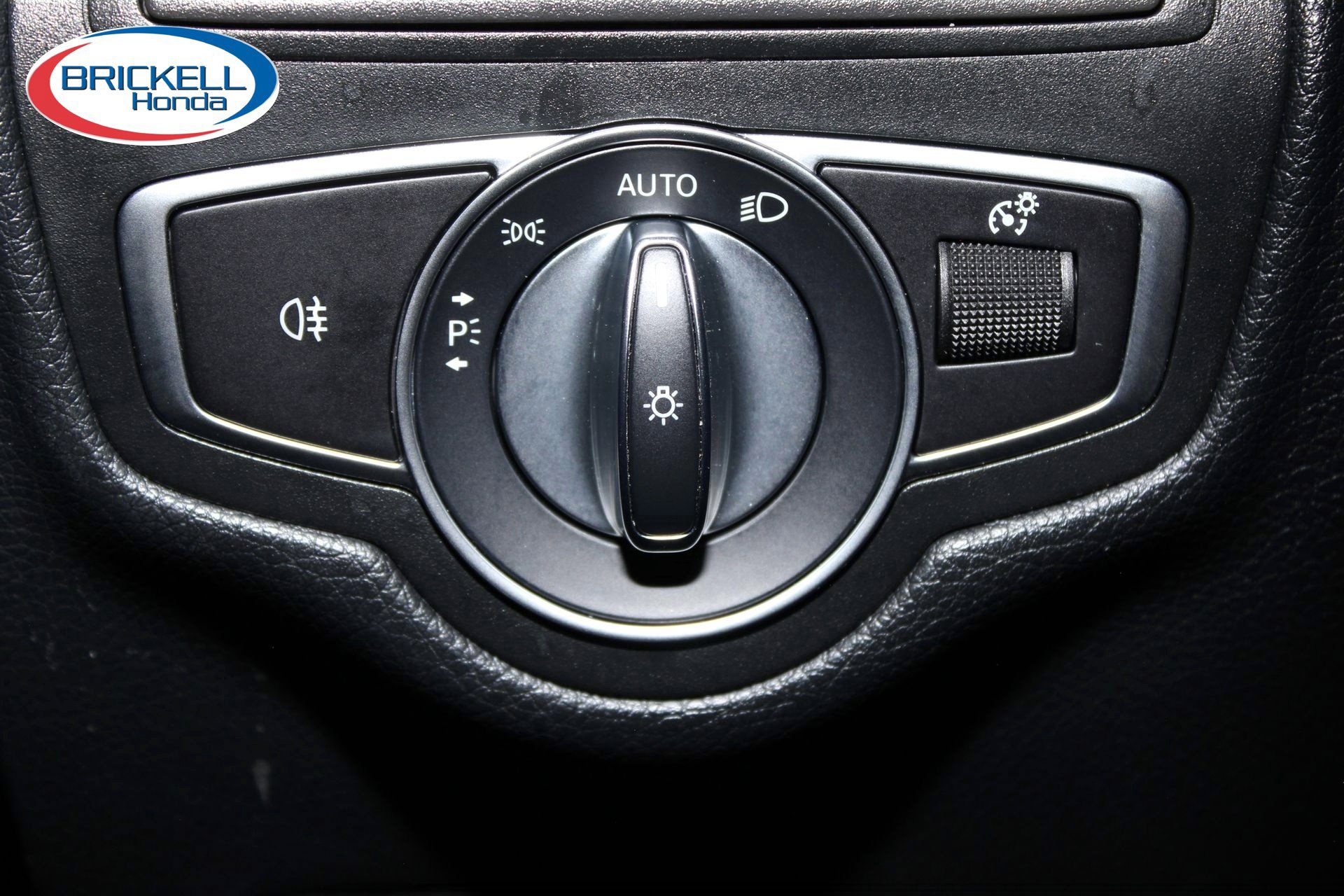 Used 2019 Mercedes-Benz GLC 300 image 32