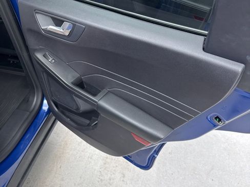 Certified 2022 Ford Escape Titanium w/ Class II Trailer Tow Package image 38