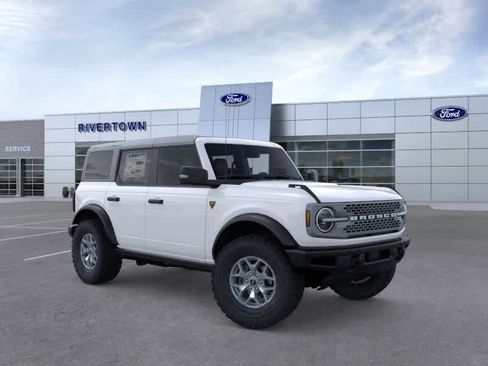 New 2025 Ford Bronco Badlands image 7