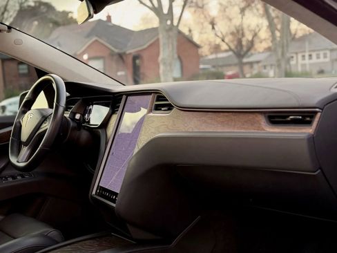 Used 2018 Tesla Model X 75D image 12