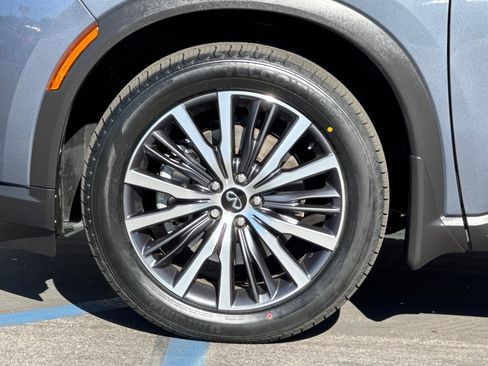 Used 2022 INFINITI QX60 Sensory w/ Vision Package image 37