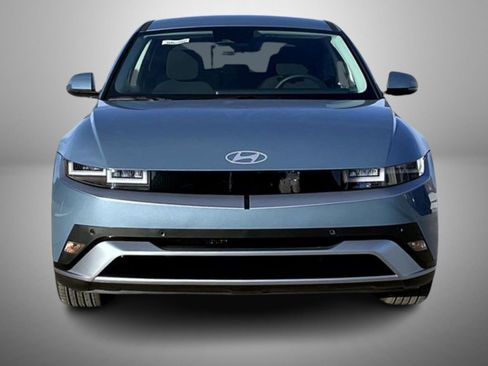 New 2026 Hyundai Ioniq 5 SE image 2