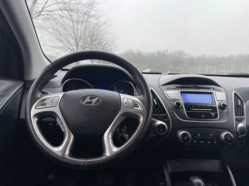 Used 2011 Hyundai Tucson GLS image 9