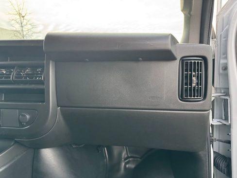 Used 2024 GMC Savana 2500 w/ Driver Convenience Package image 19