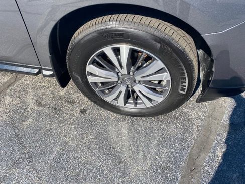 Used 2020 Nissan Pathfinder SV w/ Cargo Package image 24