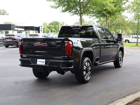 Used 2025 GMC Sierra 2500 Denali w/ Denali Reserve Package AWD/4WD image 9