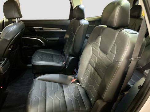 Used 2022 Kia Telluride SX w/ SX Prestige Package image 26
