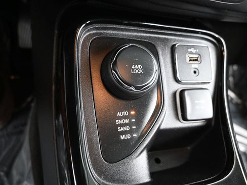Used 2019 Jeep Compass Limited AWD/4WD image 20