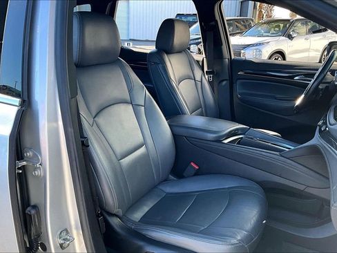 Used 2022 Buick Enclave Premium image 29