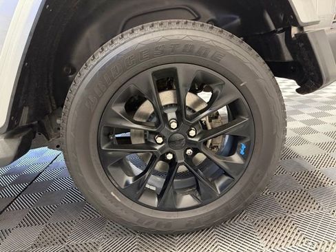 Used 2023 Jeep Wrangler Unlimited Sahara w/ Cold Weather Group image 39