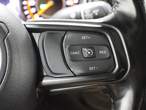 Used 2021 Jeep Gladiator Sport AWD/4WD image 12
