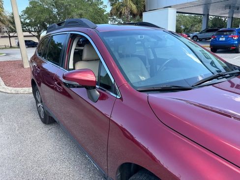 Used 2018 Subaru Outback 3.6R Limited AWD/4WD image 14